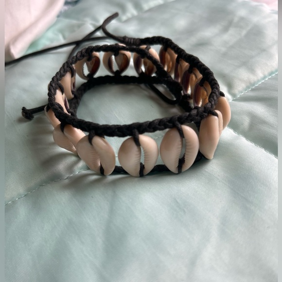 Vintage Cowrie Shell Choker - Picture 4 of 5